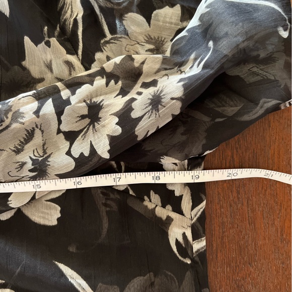 Grace Elements embellished black gray flowers sheer tunic blouse - Picture 9 of 11